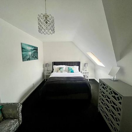 Bs - Luxury Top Floor 4 Bed Apartment With Garage In Town Centre - No Lift 埃文河畔斯特拉特福 外观 照片